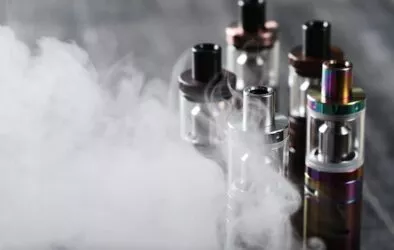 Hollywood Celebrities Who Vape