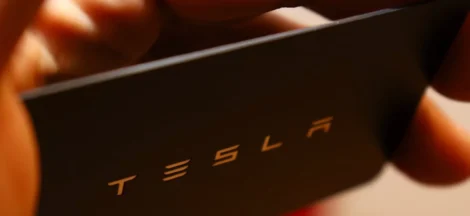how much does a Tesla battery replacement cost